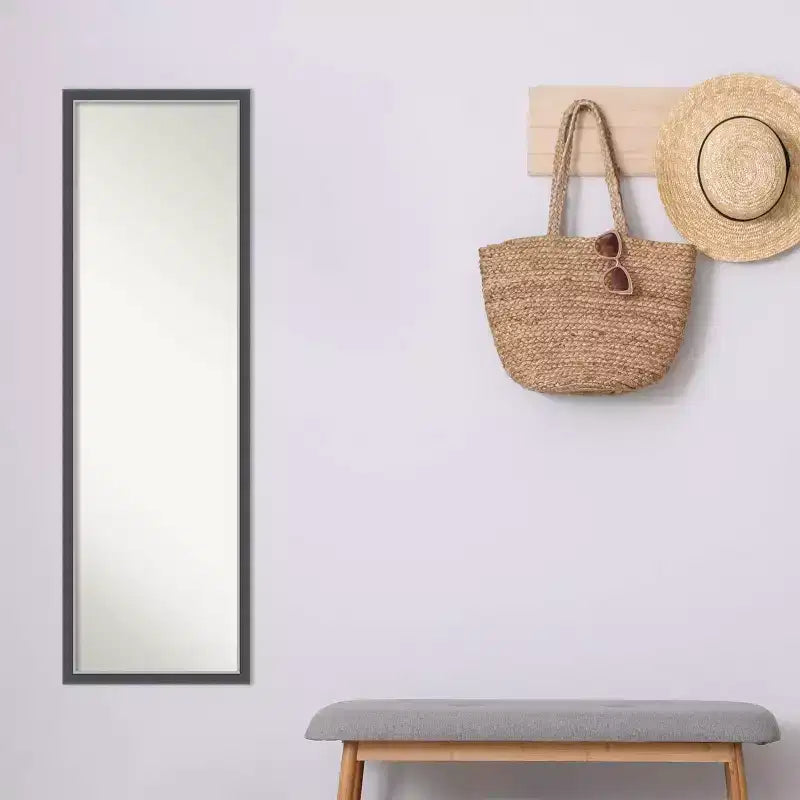Specchio a figura intera con cornice sottile nera/argentata – Montaggio a porta o a parete, 1 persona