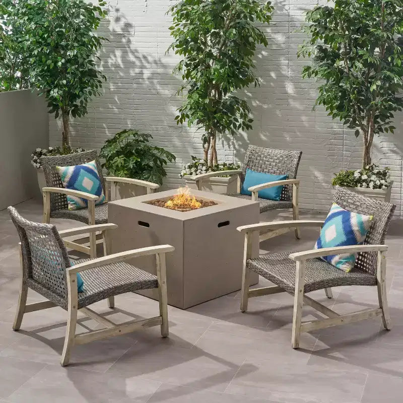 Christopher Knight Home Augusta Set di 5 pezzi da esterno con poltrona club e braciere in legno di acacia e vimini