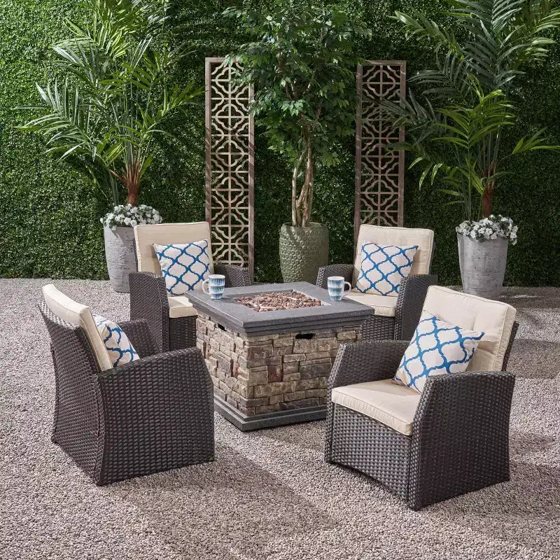 Christopher Knight Home Malvern Set da 5 Pezzi con Poltrone Club da Esterno in Vimini e Braciere con Cuscini