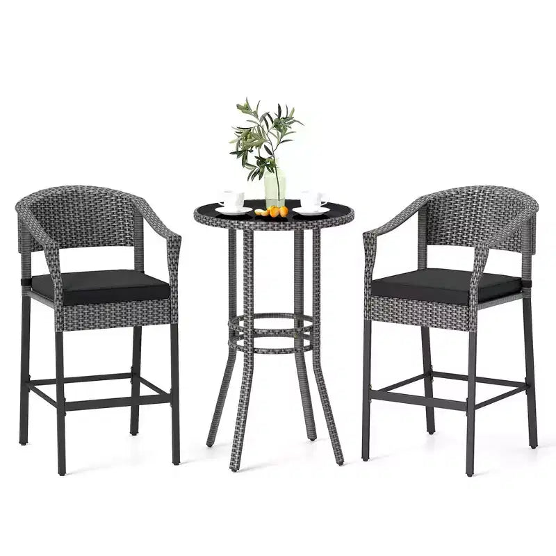 Set da bar Costway a 3 pezzi in rattan per esterni con sedie a braccioli e tavolo rotondo ad altezza bar