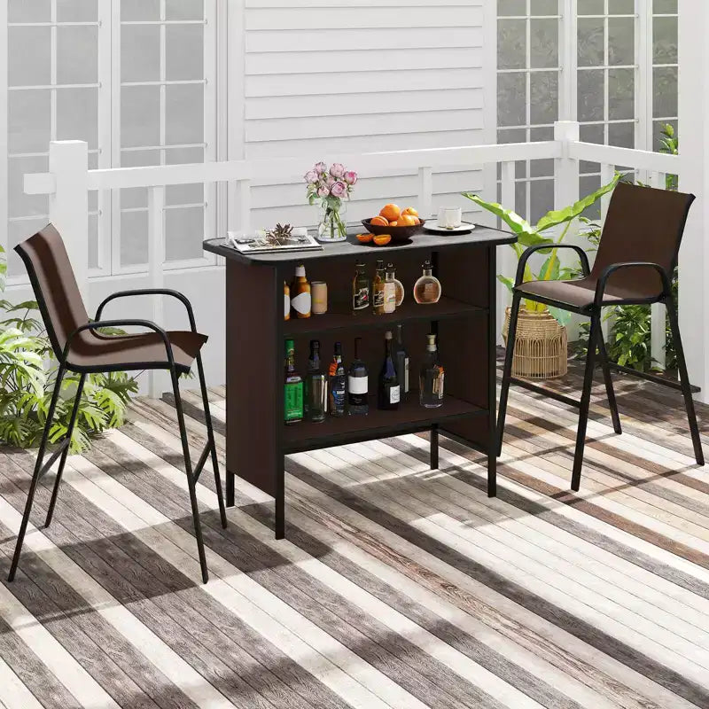Set da Bar per Esterni Costway 3 Pezzi Tavolo e Poltrone Altezza Bar con Poggiapiedi Ripiano a 2 Livelli Marrone/Nero/Grigio