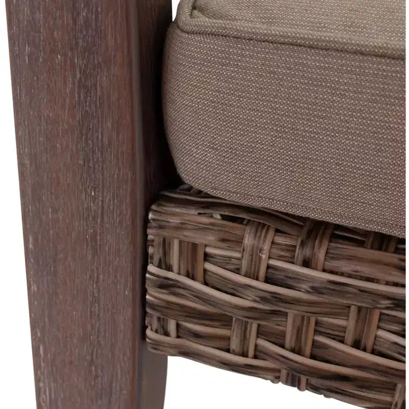 Courtyard Casual Bridgeport II Set di sedie Club da 3 pz Include: Due sedie Club e un tavolino.