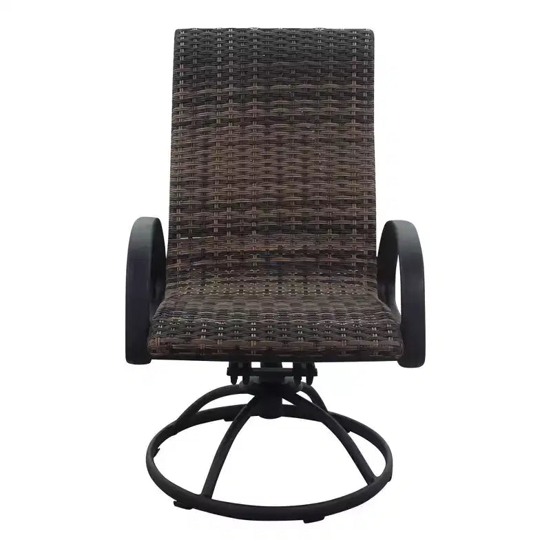 Set da 5 pezzi con tavolo fuoco rettangolare e sedie a dondolo girevoli in vimini Courtyard Casual Santa Fe Include un tavolo fuoco rettangolare e quattro sedie a dondolo girevoli in vimini