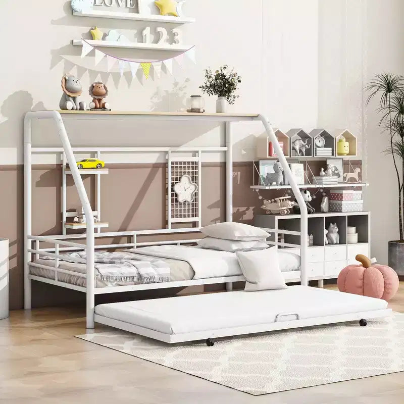 Letto a giorno a forma di casetta con rotelle e ripiano portaoggetti, struttura in metallo, singolo/una piazza e mezza, 1 persona