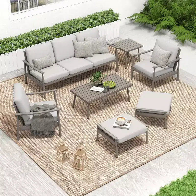 HAPPATIO Set Conversazione da Esterno in Alluminio 7 Pezzi Include 1 Divano a Tre Posti, 1 Tavolino da Caffè, 1 Tavolino Laterale, 2 Poltrone e 2 Pouf/Ottoman
