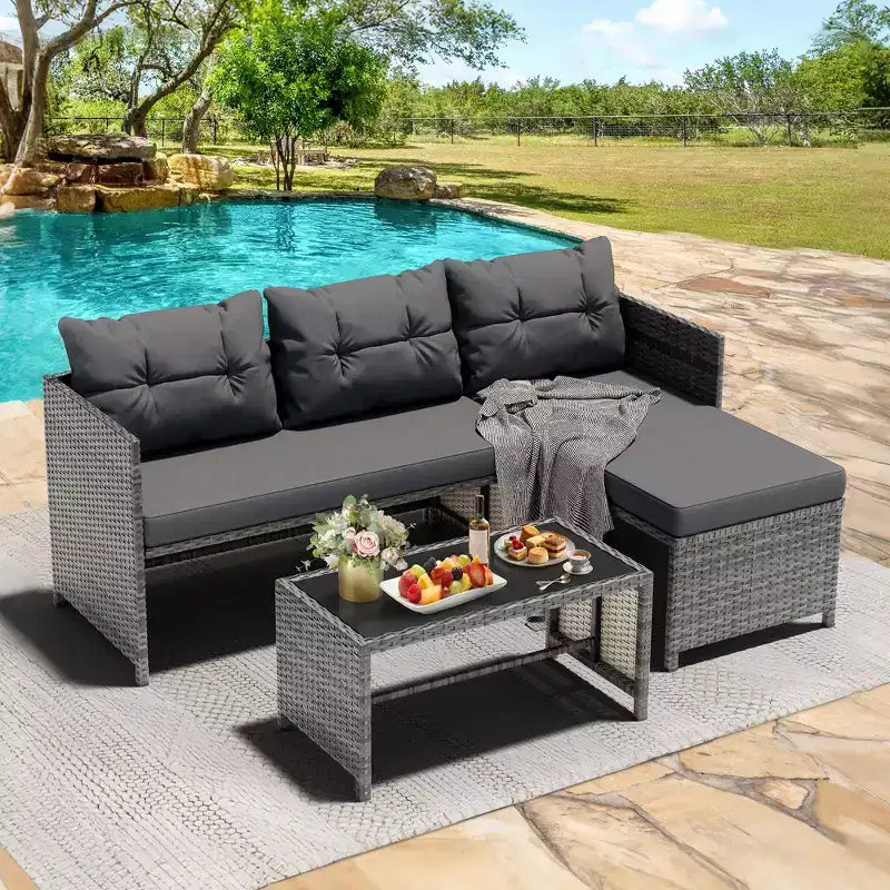 Celebalcony Mobili da Esterno per Patio, Set da 3 Pezzi in Rattan, Divano Sezionale a L con Cuscini e Tavolino in Vetro per Balcone e Giardino