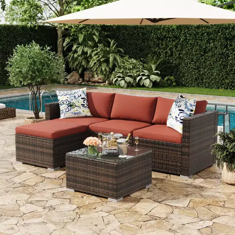 GustoWave Set Conversazione da Esterno 5 Pezzi, Divano Angolare in Rattan con Tavolo in Vetro e Cuscini Decorativi