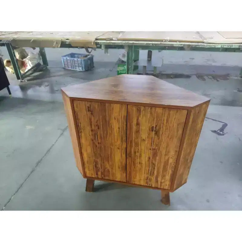 Mobile angolare contenitore con ripiano regolabile, tavolino angolare industriale in legno a 3 livelli con ante, tavolino triangolare per soggiorno e cucina