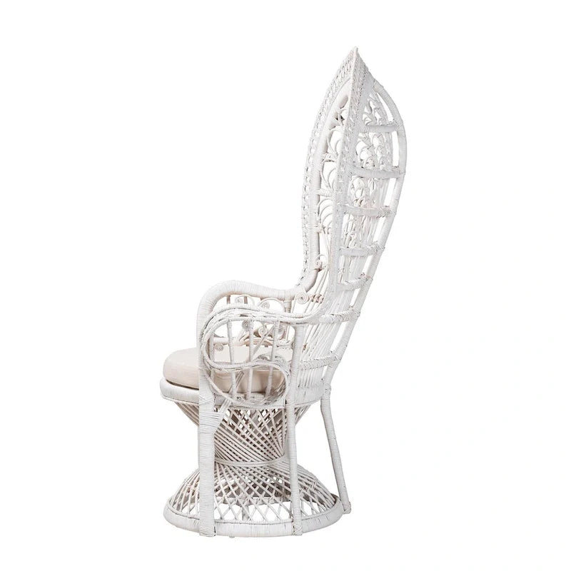 Sedia pavone in rattan naturale bianco dallo stile moderno bohémien Kallima