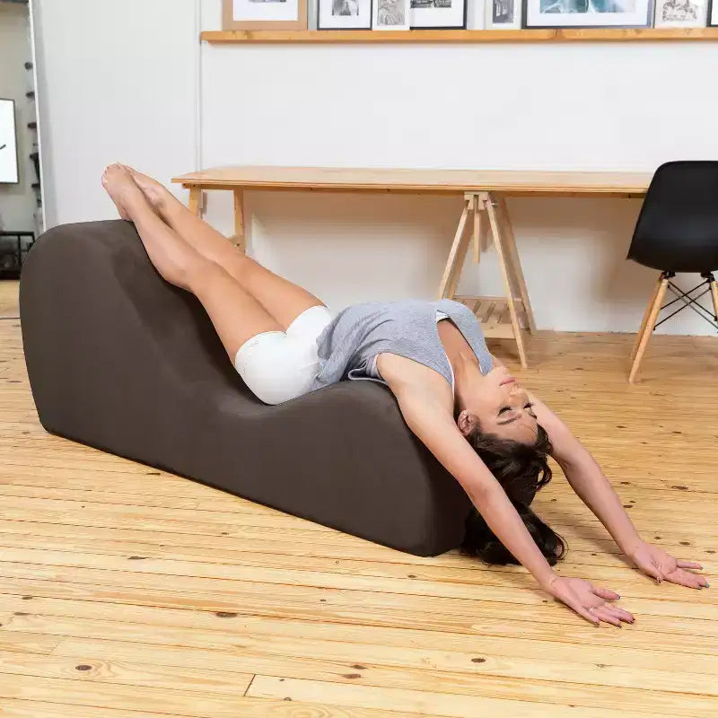 Chaise longue Avana Sleek per yoga - Prodotta negli USA - Ideale per stretching, relax, esercizio e altro, 60D x 18W x 26H pollici, grigio chiaro