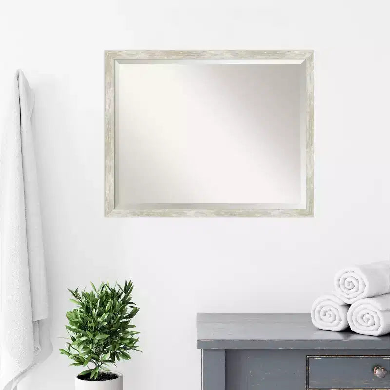 Specchio da parete stretto con cornice argento metallizzato, rettangolare, 1 persona