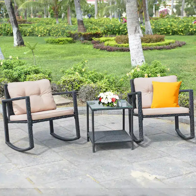 Costway Set 3 Pezzi da Giardino in Rattan per Esterni con Dondolo, Divano con Cuscini e Tavolino