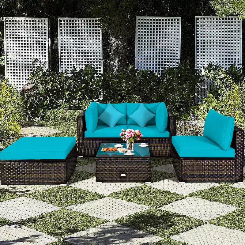 Set Mobili da Giardino in Rattan da Esterno Costway 5 Pezzi con Cuscini Turchesi/Blu Scuro/Neri