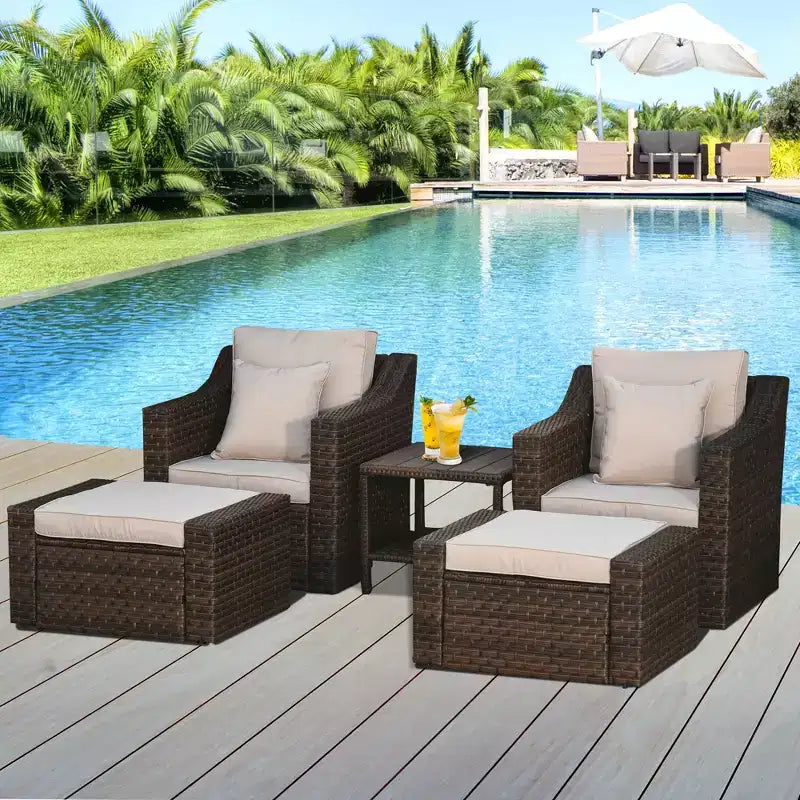 Outsunny Set Mobili da Giardino 5 Pezzi, Salottino da Esterno in Rattan PE per Tutte le Stagioni con Sedie, Poggiapiedi, Tavolino, Cuscini e Guanciali Inclusi