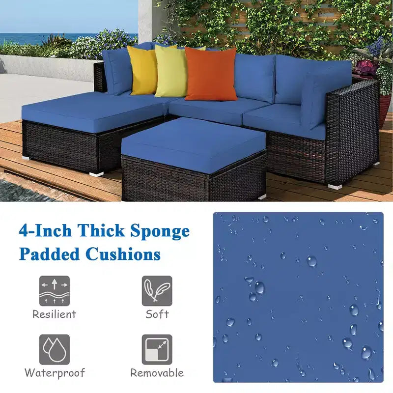 Costway Set Mobili da Esterno in Rattan 5 Pezzi Divano Angolare Tavolino Pouf Blu Scuro