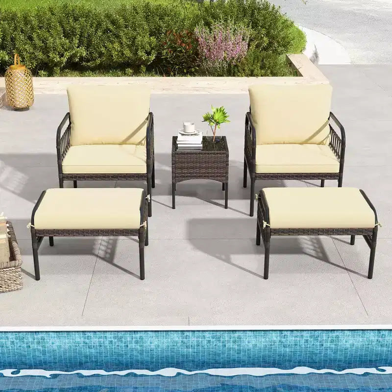 Costway Set da 5 Pezzi per Conversazione da Patio, Set di Sedie Esterne in Vimini con Pouf e Tavolino da Caffè