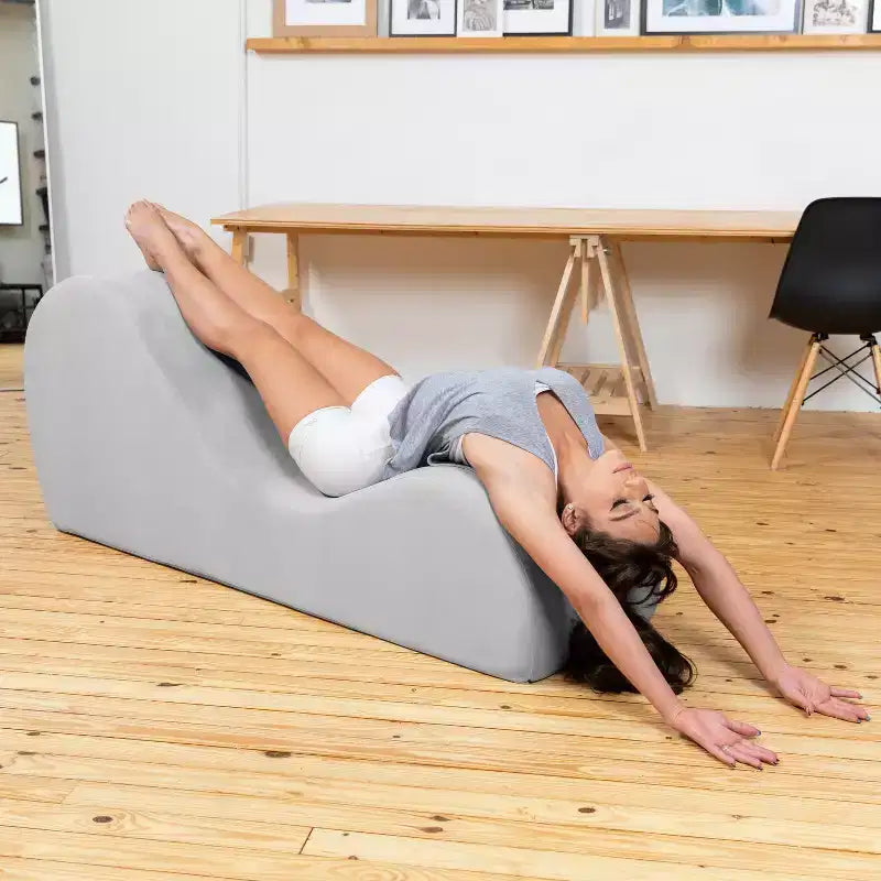 Chaise longue Avana Sleek per yoga - Prodotta negli USA - Ideale per stretching, relax, esercizio e altro, 60D x 18W x 26H pollici, grigio chiaro
