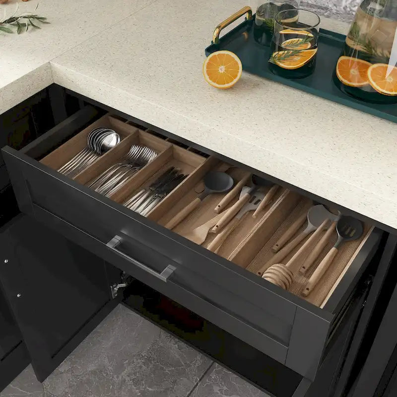 Mobile angolare da cucina efficiente, isola da cucina a L: ampio spazio contenitore con cassetti scorrevoli fluidi, piano di lavoro con protezione UV