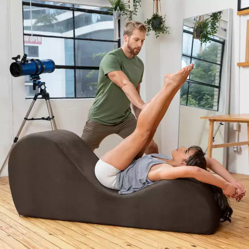 Chaise longue Avana Sleek per yoga - Prodotta negli USA - Ideale per stretching, relax, esercizio e altro, 60D x 18W x 26H pollici, grigio chiaro