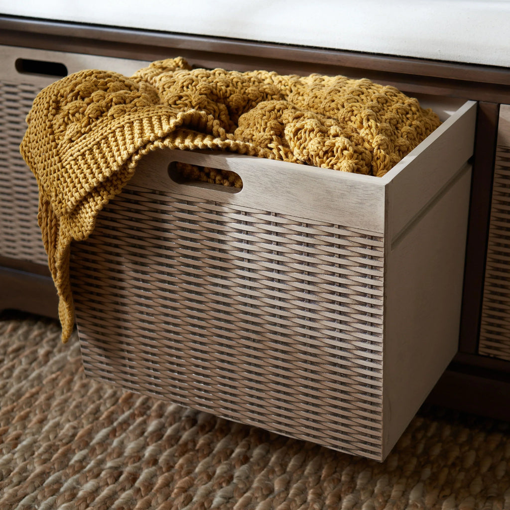 Bank tal-ħażna SAFAVIEH Fiorello bi 3 kxaxen u kuxxin - 47.3 W x 15 L x 19 H - 47Wx15Dx19H