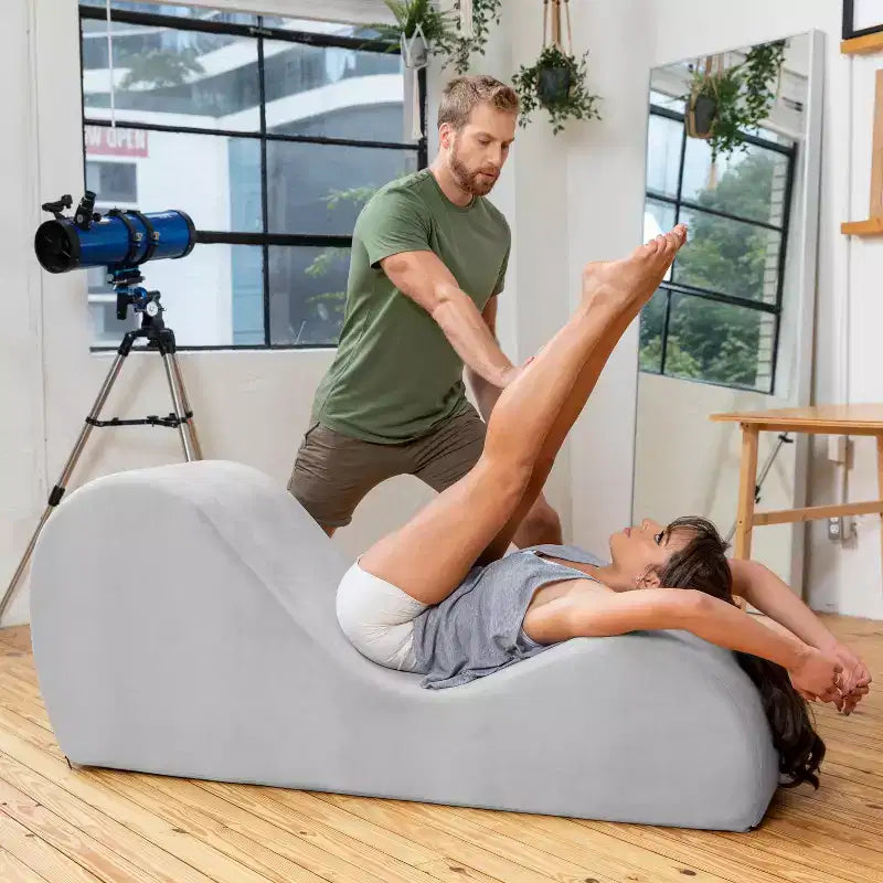 Chaise longue Avana Sleek per yoga - Prodotta negli USA - Ideale per stretching, relax, esercizio e altro, 60D x 18W x 26H pollici, grigio chiaro