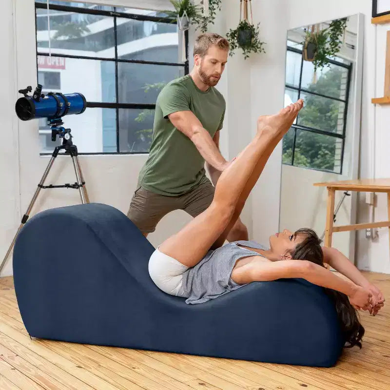 Chaise longue Avana Sleek per yoga - Prodotta negli USA - Ideale per stretching, relax, esercizio e altro, 60D x 18W x 26H pollici, grigio chiaro