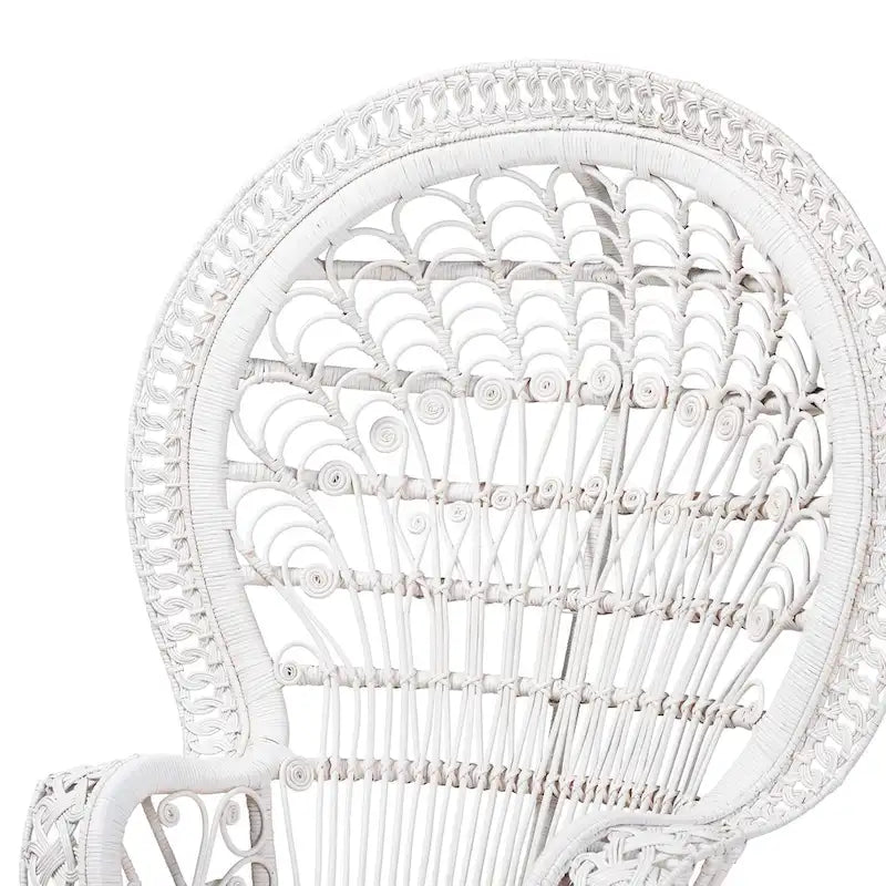 Sedia pavone in rattan naturale bianco dallo stile moderno bohémien Kallima